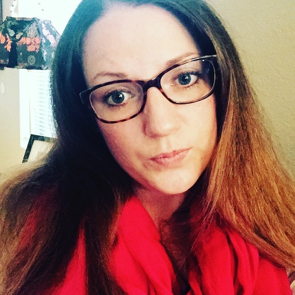 Meet your Posher, Briana - Picture 3 of 4